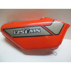 Cache latéral droit 125 Twin