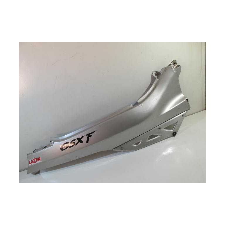 Flanc de selle droit 750 GSXF 89/96