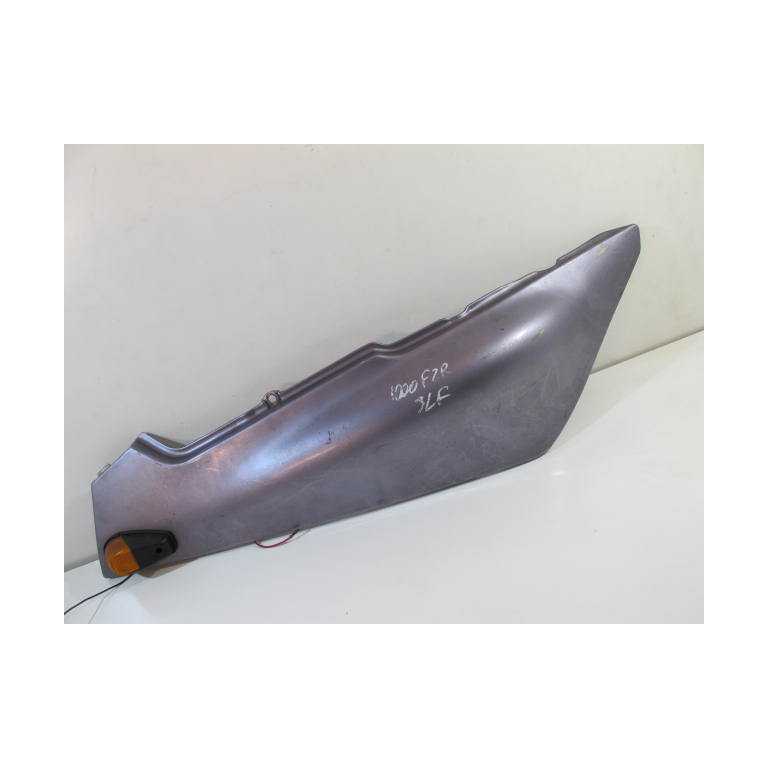 Flanc de selle droit 1000 FZR 88/89