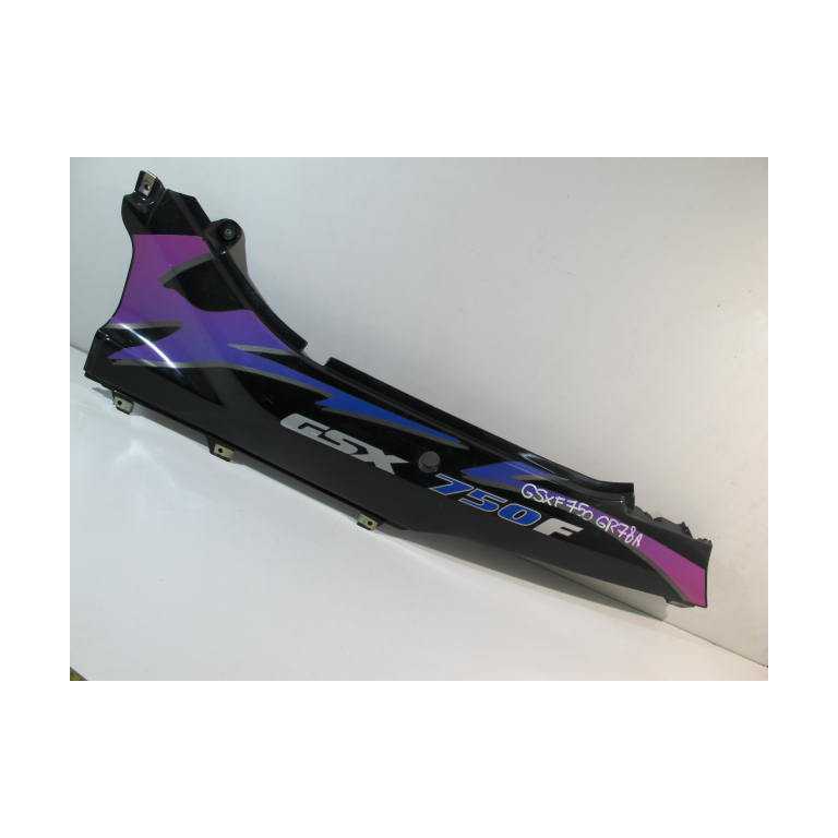 Flanc de selle gauche 750 GSXF 89/97