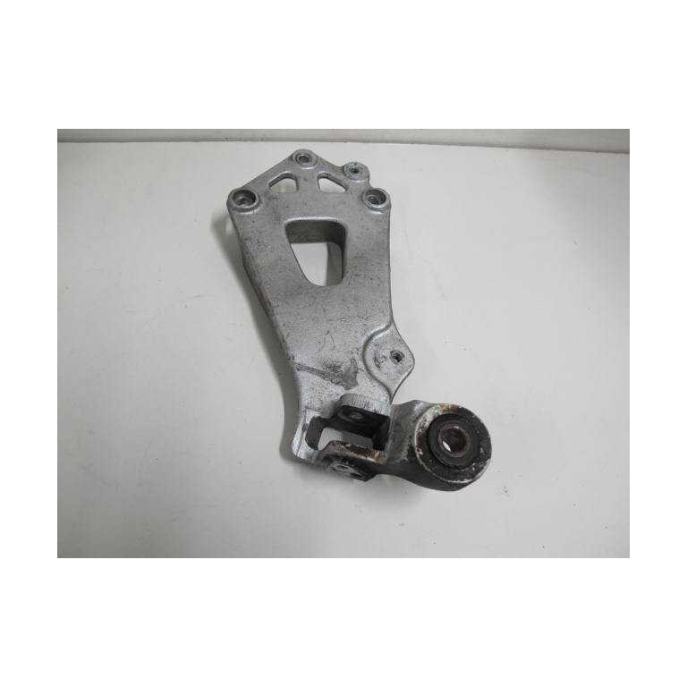 Platine repose pied passager droit 1100 GSXR 86/88