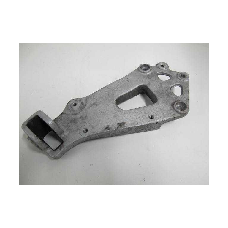 Platine repose pied passager gauche 1100 GSXR 86/88