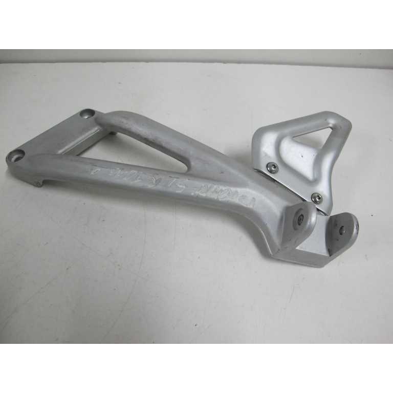 Platine repose pied passager gauche 1000 S2R