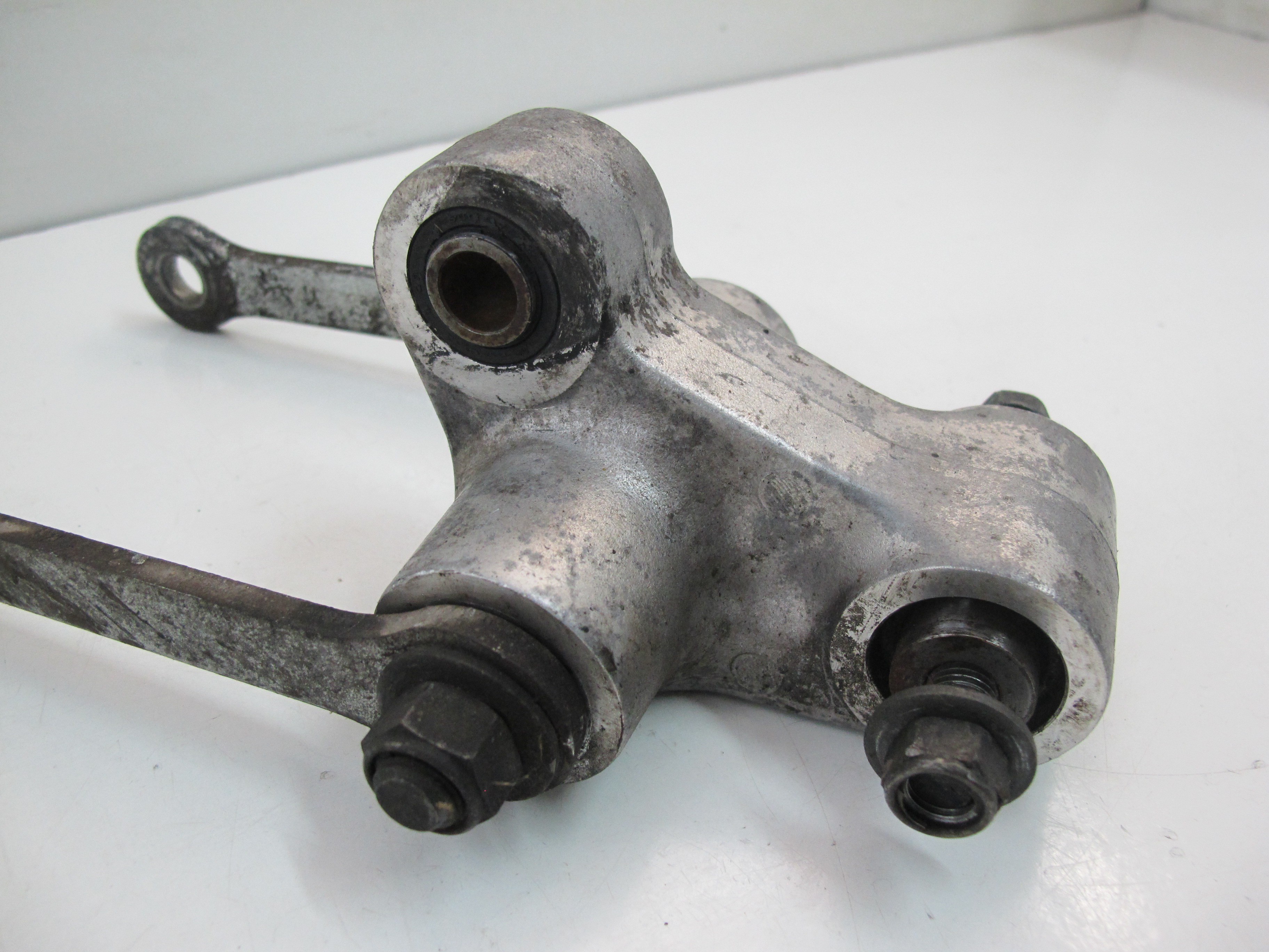 Biellette/Leveur De Selle Gauche Yamaha FZ6 600 S2 FAZER - Pièce Neuve V PARTS, Ref. 70121