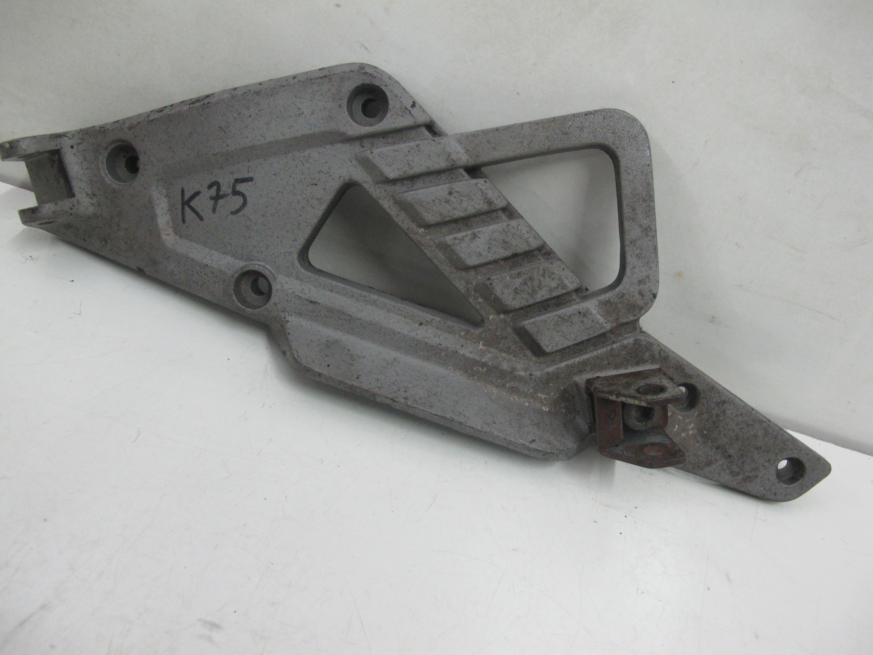 Platine Gauche K75 BMW – Pièce Moto Classique D'occasion – Routière