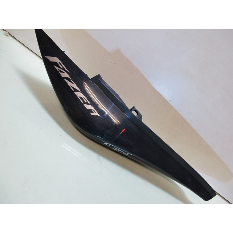 Flanc de selle droit FZ6