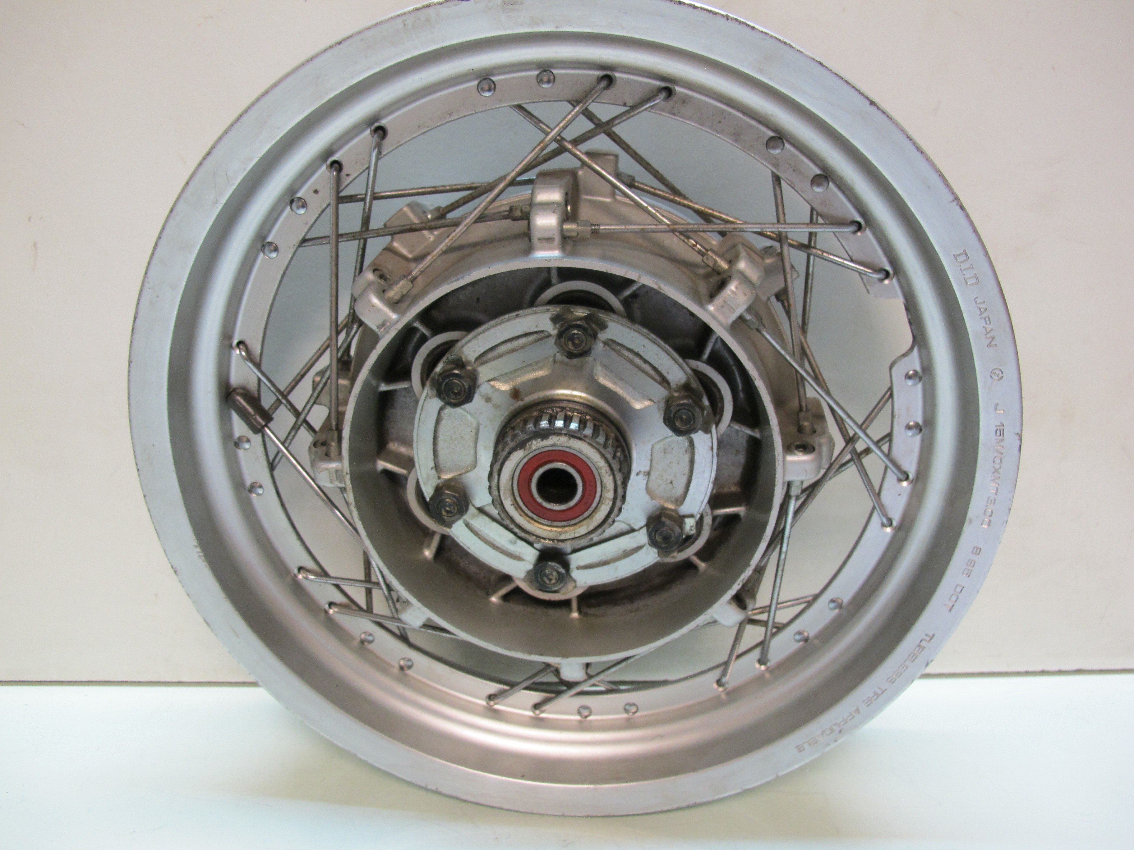 Roue Arrière Complète Pour Honda VF750 F RC15 - Jante DID 3x18 - Occasion En Bon état