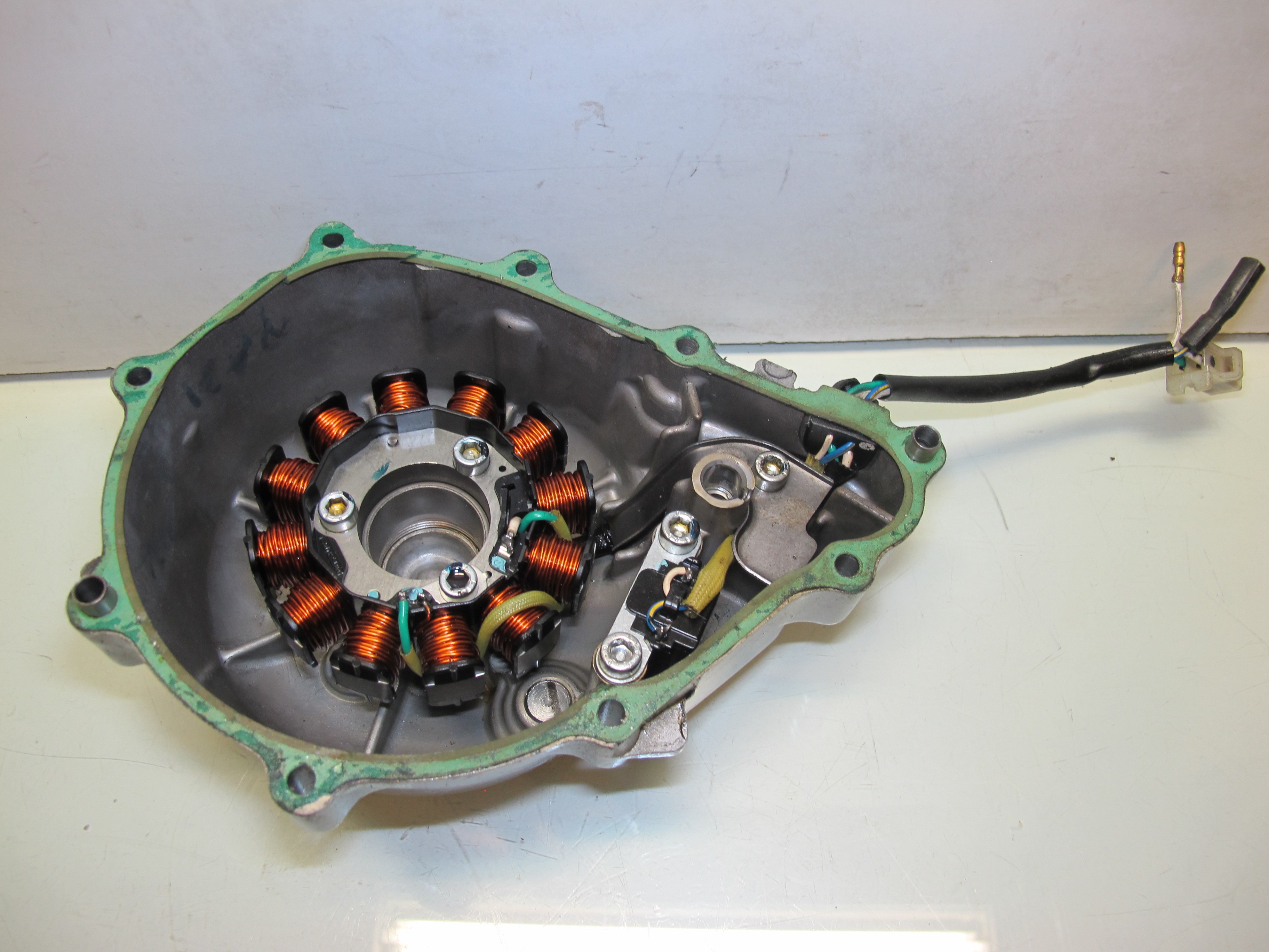 HP2 Enduro 2004 - 2007 Pot d'échappement Silencieux HP1 NOIR DOMINATOR