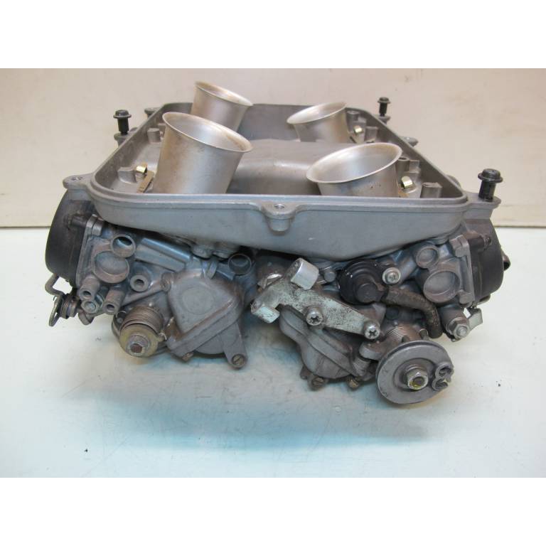 Rampe carburateurs VFR 750 RC36