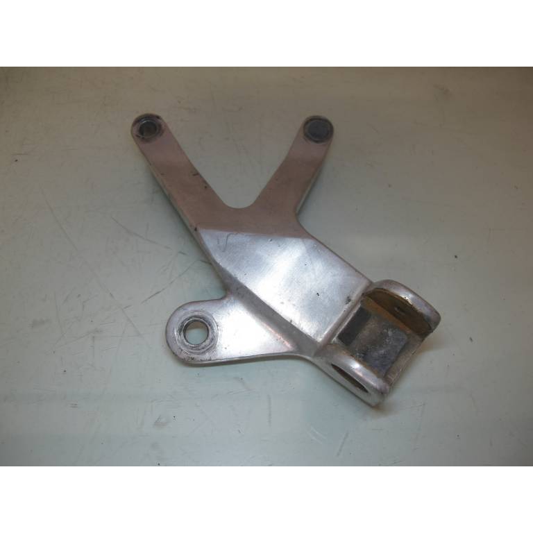 Platine repose pied passager droite 600 FZR 4JH