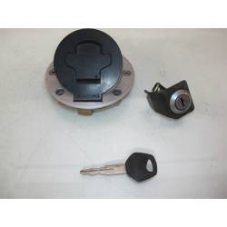 Trappe a essence + serrure de selle DL 650 V-Strom