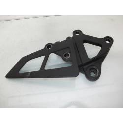 Platine repose pied pilote droite ZX6R F