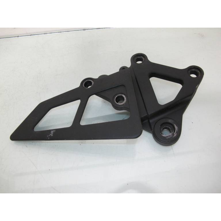 Platine repose pied pilote droite ZX6R F