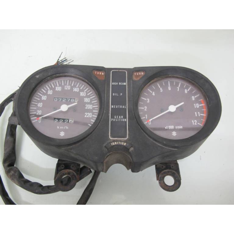 Compteur , tableau de bord GS 750