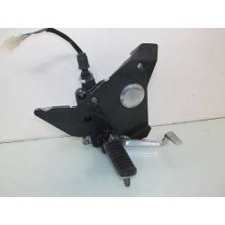 Platine + repose pied pilote droite ZR7 99/03