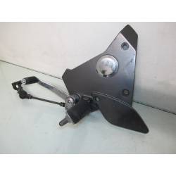 Platine repose pied pilote gauche ZR7