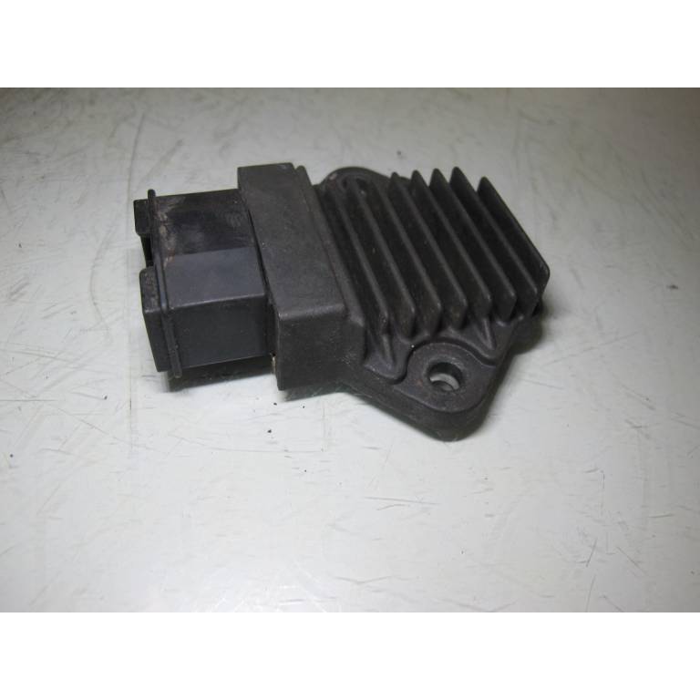 Regulateur 600 Hornet